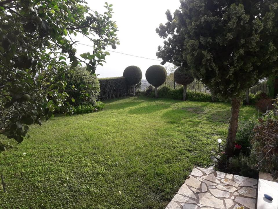 Kelly'S Villa In Stoupa Neokhorion  Exterior foto