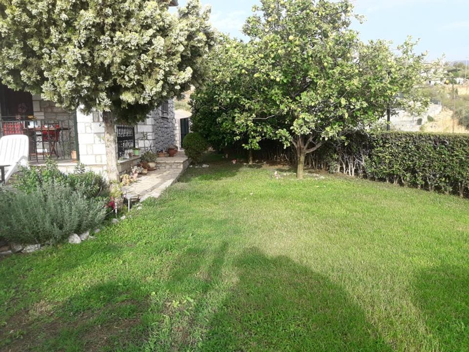 Kelly'S Villa In Stoupa Neokhorion  Exterior foto
